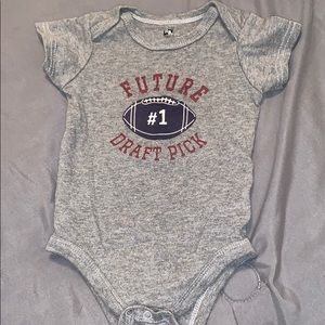 1 tshirt, 1 bodysuit, 1 onesie